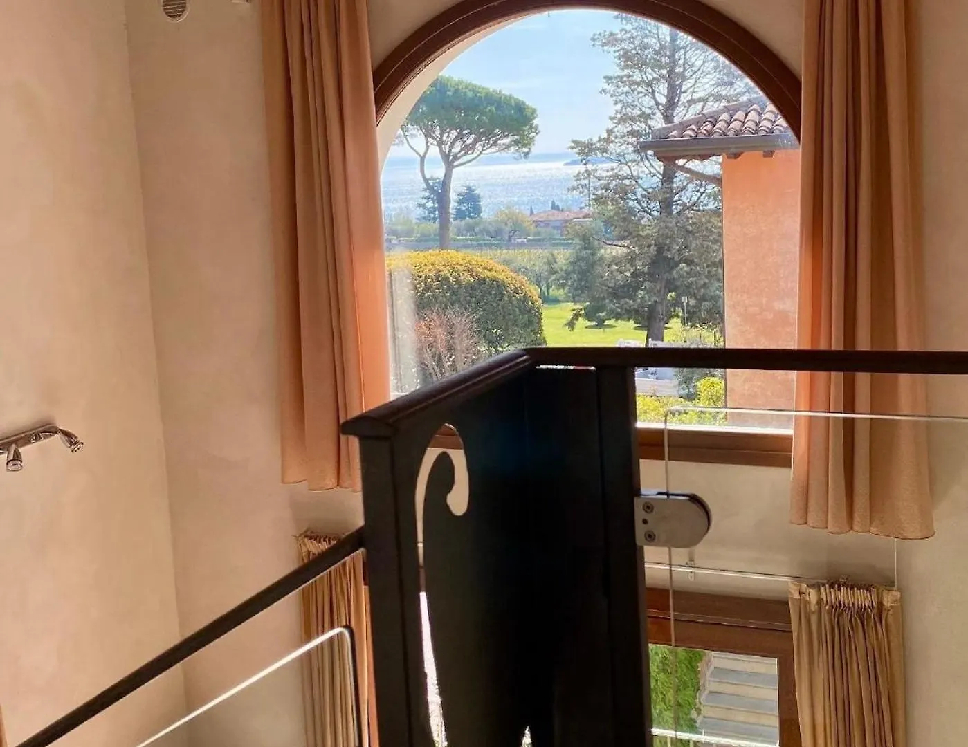 Appartement Mit Privatem Garten, Pool Und Seeblick Moniga del Garda