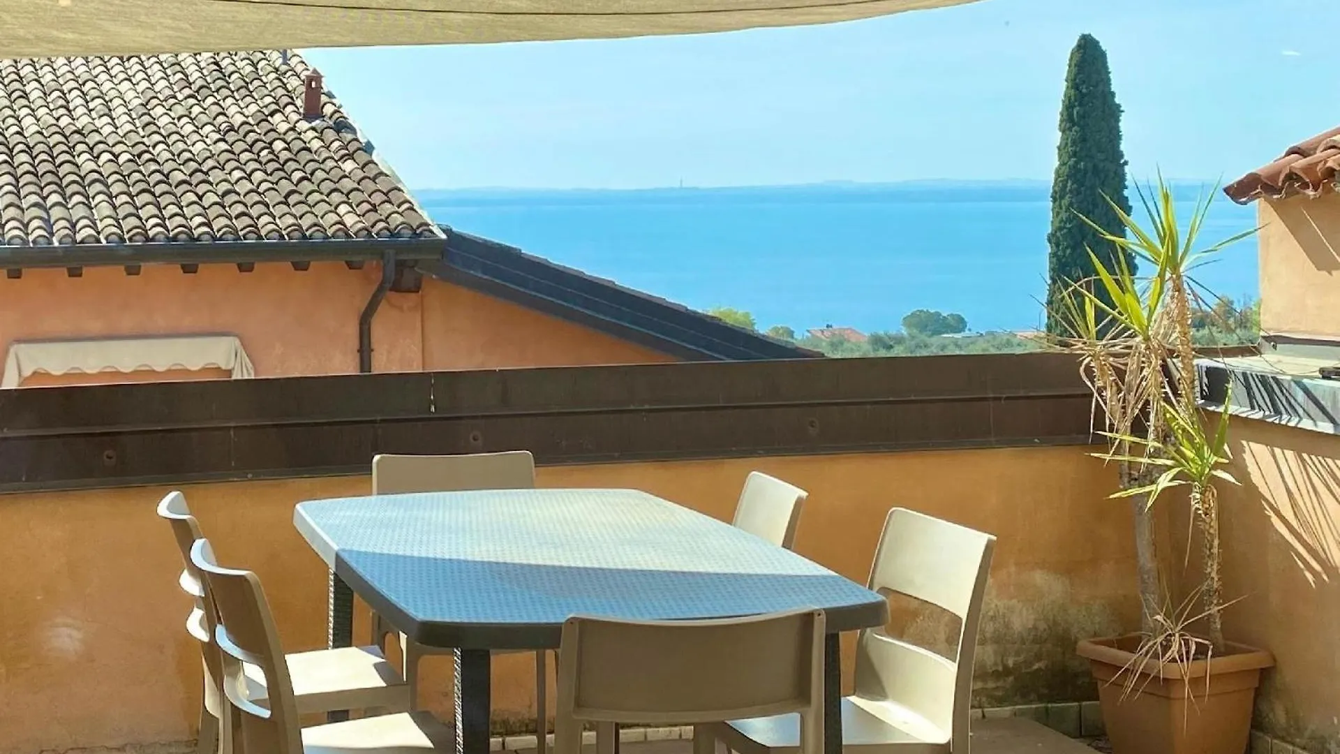 Appartement Mit Privatem Garten, Pool Und Seeblick Moniga del Garda Apartment