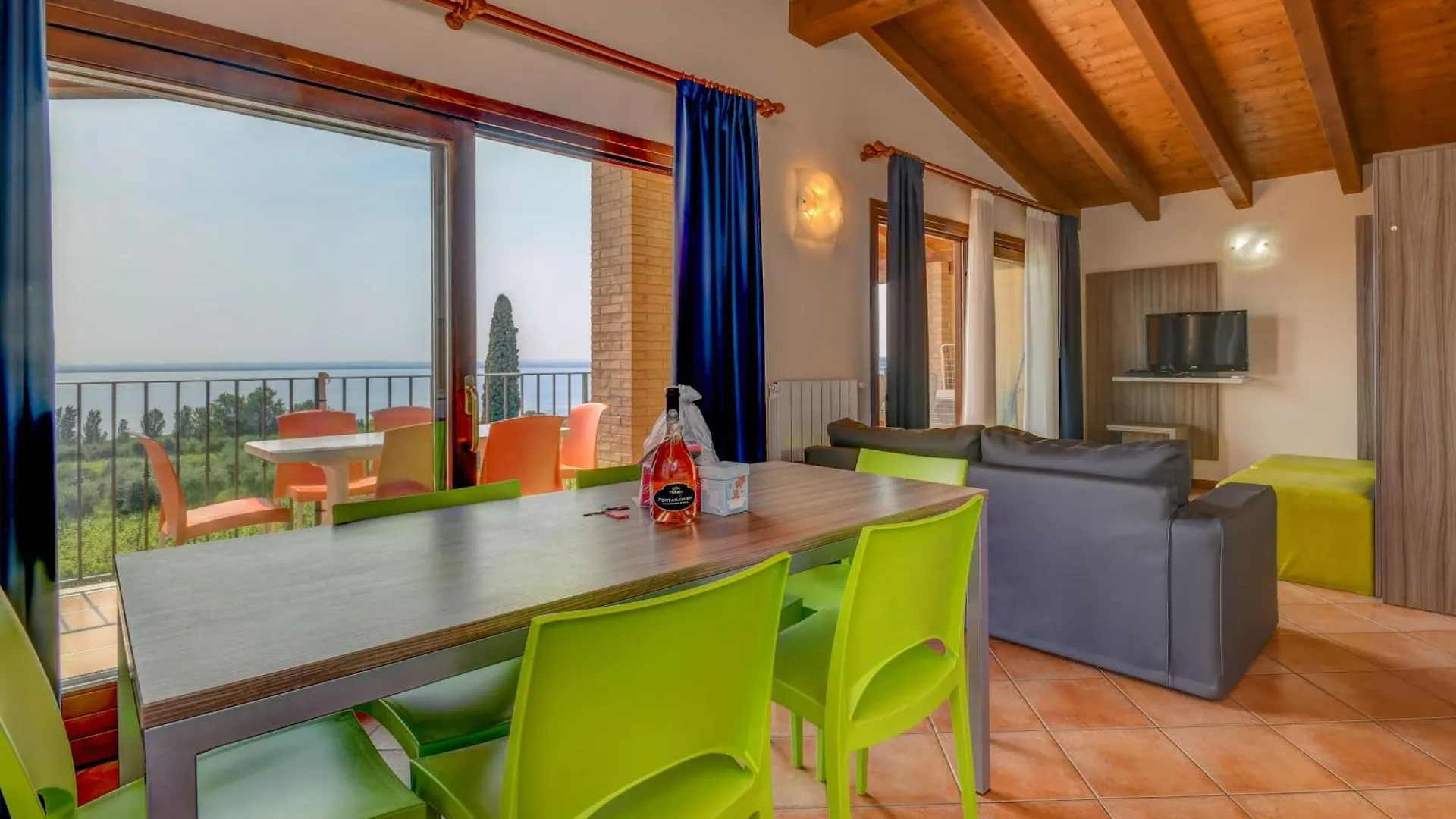 Appartement Mit Privatem Garten, Pool Und Seeblick Moniga del Garda