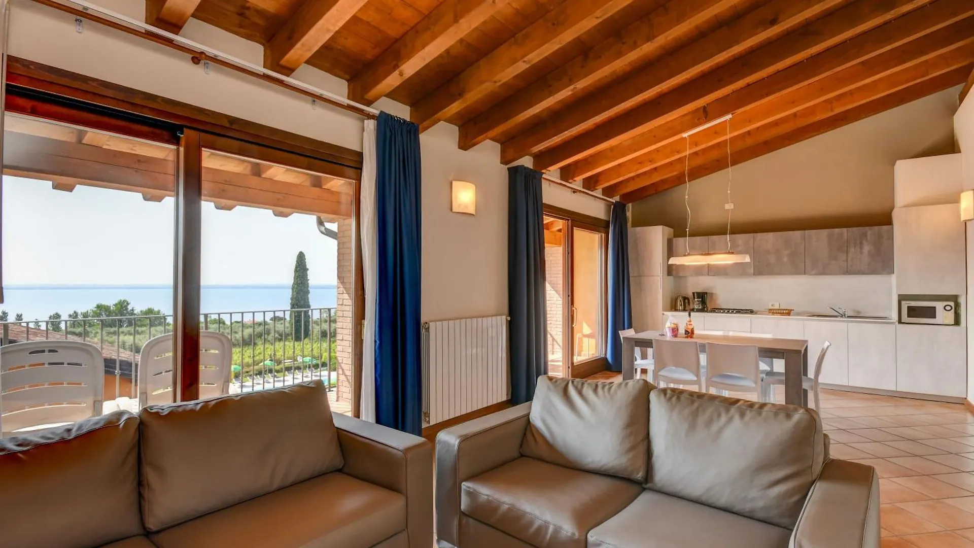 Appartement Mit Privatem Garten, Pool Und Seeblick Moniga del Garda Italy